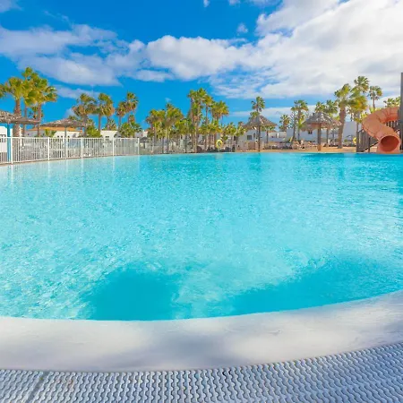 Apartment Aguila De Dunas - Charming Flat With Patio & Pools In The Centre Of
